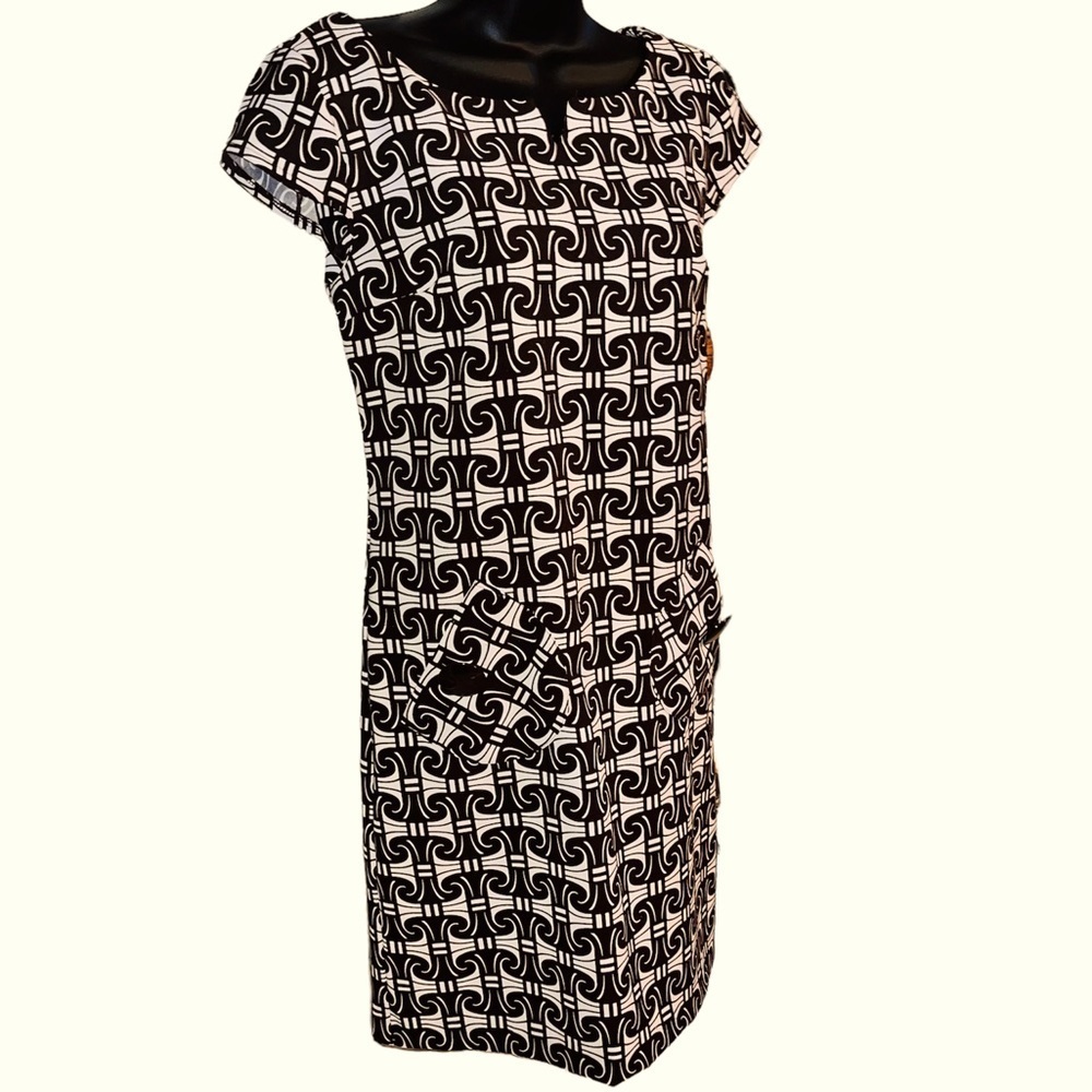 London Times brown & creamy white dress with pockets size 4